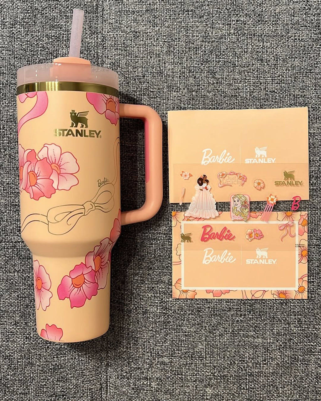 The Stanley X Barbie Quencher 40 OZ - '80s Peaches 'N Cream